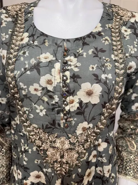 Doria Lawn Maxi Dress with Embroidered Motif, photo 4
