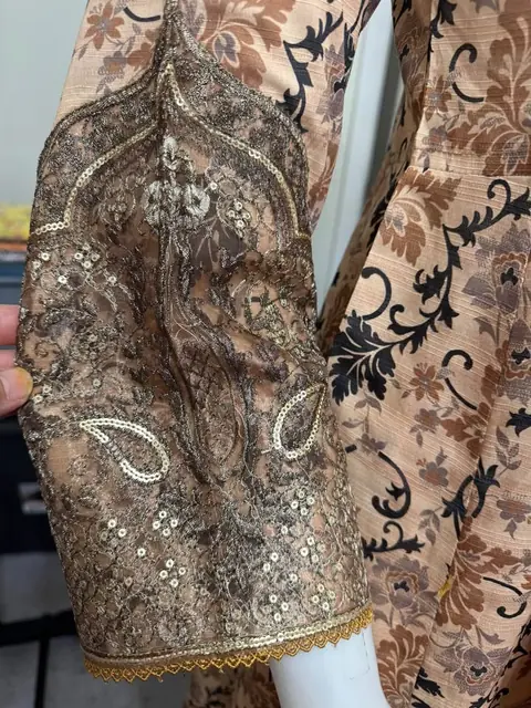 Doria Lawn Embroidered Maxi Dress with Doria Dupatta, photo 4